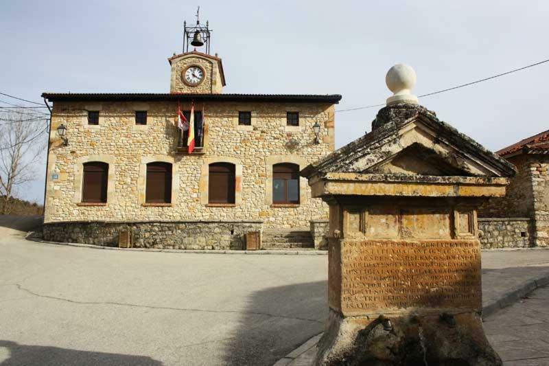 Casa De Pueblo Con Merendero Alquilable Opcionalmente Casarejos Extérieur photo