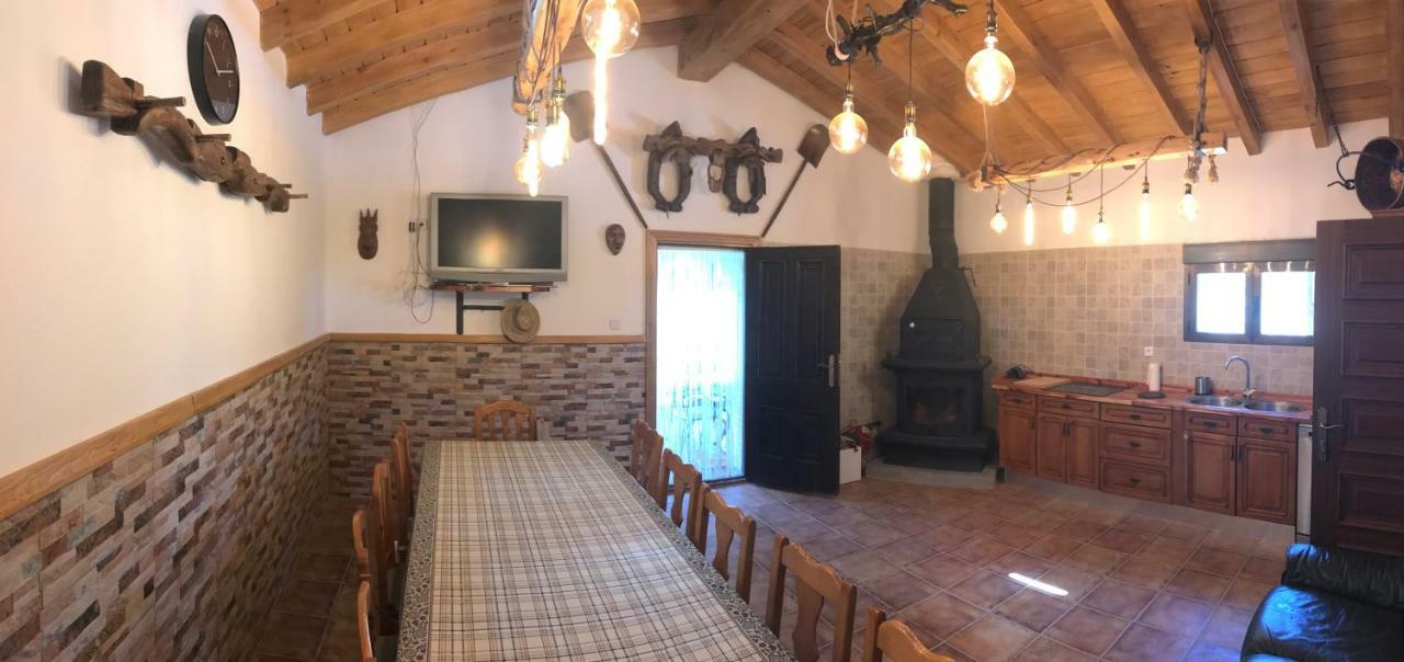 Casa De Pueblo Con Merendero Alquilable Opcionalmente Casarejos Extérieur photo